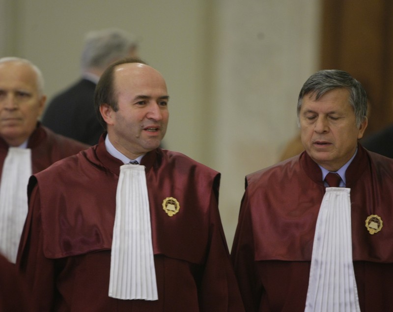 Atunci și acum: Tudorel Toader, procurorul din Panciu care va rămâne în istorie pentru că a cerut revocarea șefei DNA, Laura Codruța Kovesi