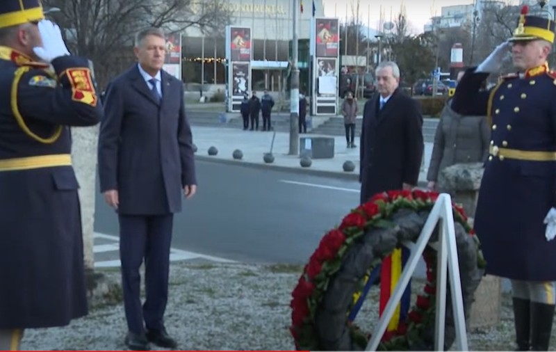 Preşedintele Iohannis a depus o coroană în memoria victimelor Revoluţiei din 1989
