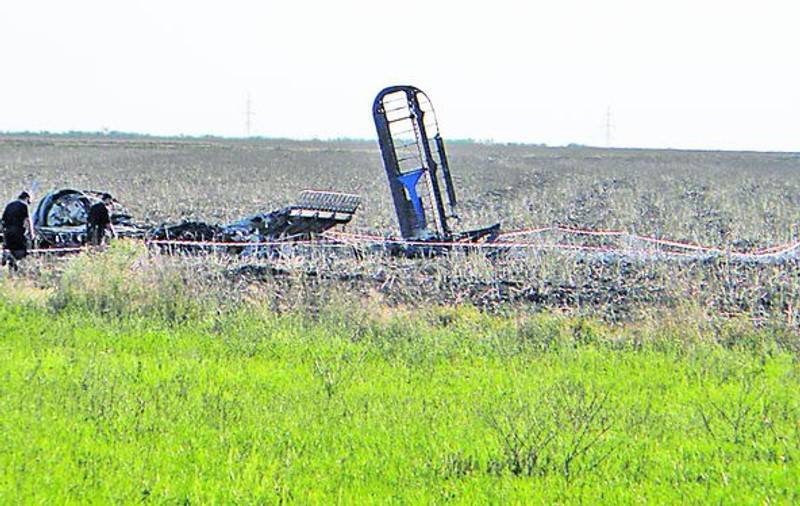 Un avion s-a prăbuşit la Tuzla. 12 persoane şi-au pierdut viaţa