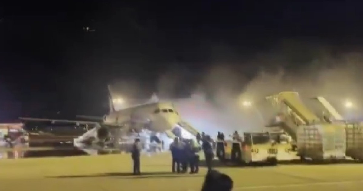 Avion în flăcări pe pista Aeroportului Internațional din Busan Captură X