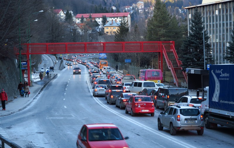 Traficul rutier pe DN1 începe să se aglomereze. Se circulă bine pe Autostrada Soarelui