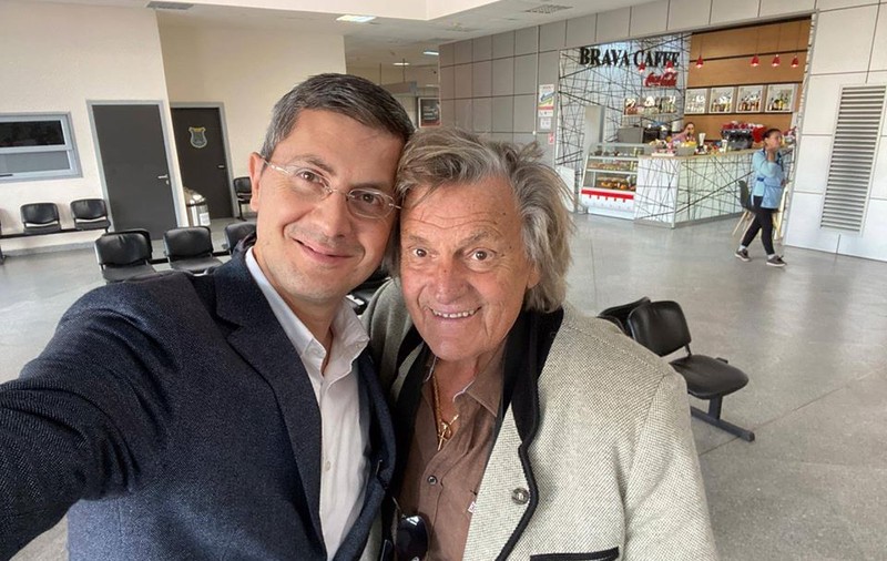 Dan Barna s-a întâlnit cu Florin Piersic. Liderul USR: "I-am cerut un autograf"