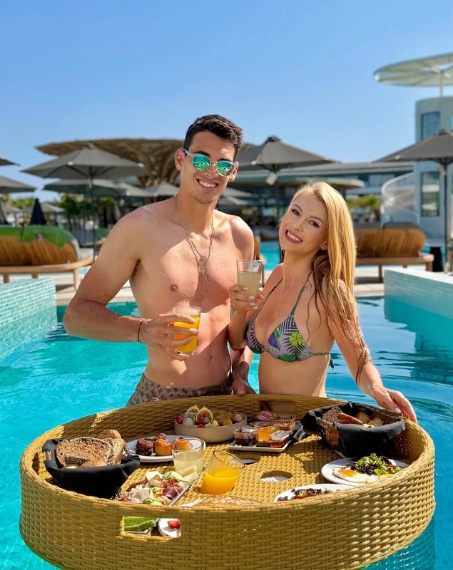 Destinația aleasă de Andreea Bălan pentru vacanță. Artista a plecat împreună cu Victor Cornea și cu fetițele ei