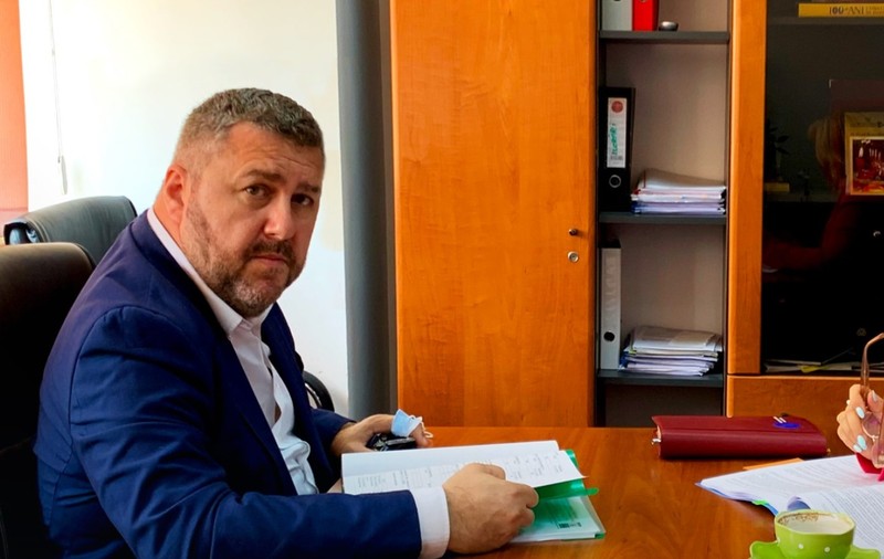 Ce salariu avea Gabriel Țuțu, șeful ROMARM, acuzat de DNA că a luat bani în dosarul cu Victor Pițurcă. Făcea banii din mită în aproape trei luni de muncă