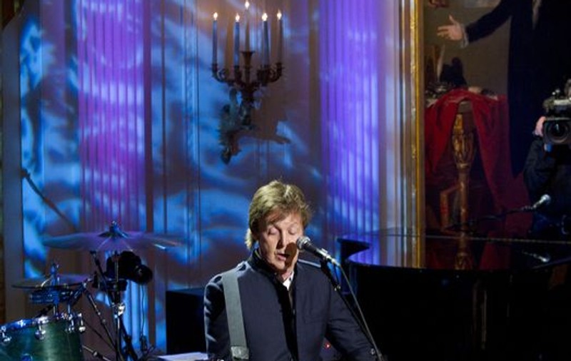 Paul McCartney i-a cântat şi i-a făcut avansuri soţiei lui Barack Obama