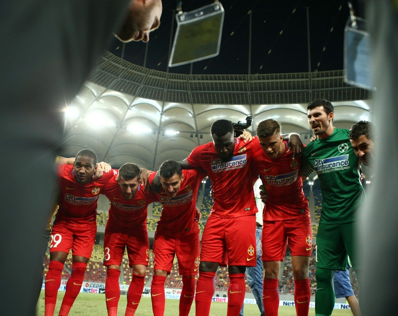 Liga 1, etapa a 6-a: FCSB - Astra 1-1. Conflict între Iordănescu şi Popescu. Teixeira, accidentat. Golofca, gol nevalidat. Gazonul, execrabil. Reacţii | FOTO & VIDEO