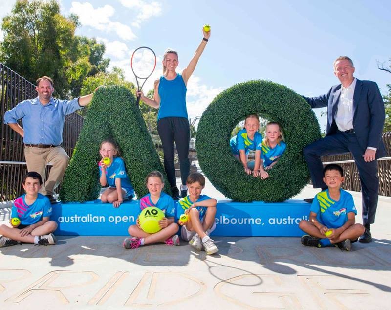 Româncele vin pe rând la Australian Open. Simona Halep a făcut primul antrenament la Melbourne, a aterizat și Sorana Cîrstea / VIDEO