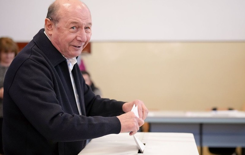 Traian Băsescu, la ieșirea de la vot: „Se va pronunța poporul dacă a fost bine sau nu în ultimii 20 de ani”