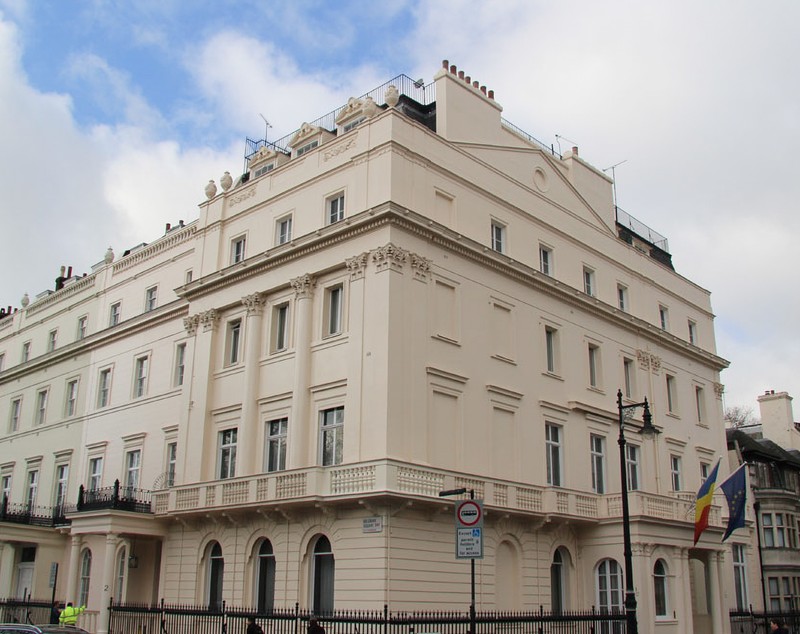 Statul român plătește lunar 6.500 de lire chirie pentru directoarea ICR Londra, care n-a vrut să stea într-un apartament gratuit. Cum explică MAE 