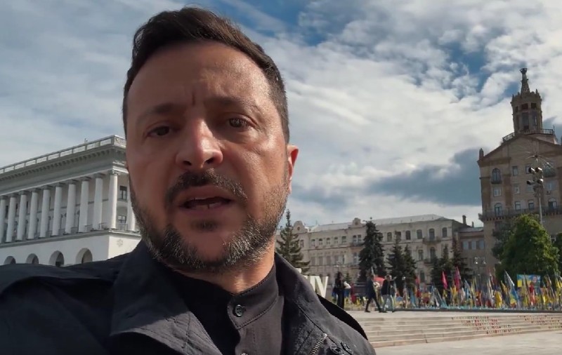 Volodimir Zelenski se plimbă pe jos prin Kiev de Ziua Victoriei și ridiculizează defilarea militară a lui Putin: „Va fi o paradă a cinismului”