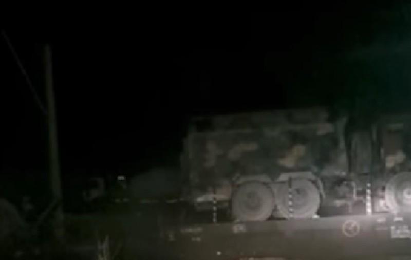 Un vagon al unui tren care transporta vehicule militare a deraiat, în Brașov. Momentul, surprins de o cameră de bord - VIDEO