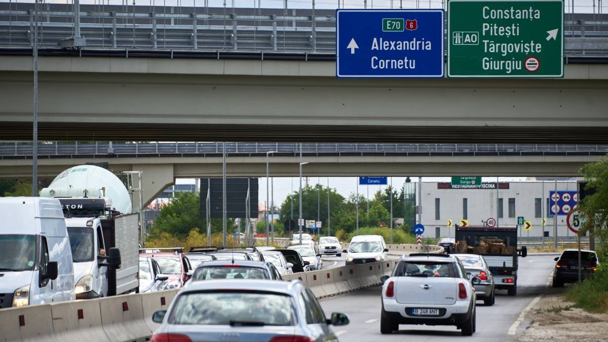 O șosea aglomerată din România, unde șoferii trebuie să plătească obligatoriu rovinietă