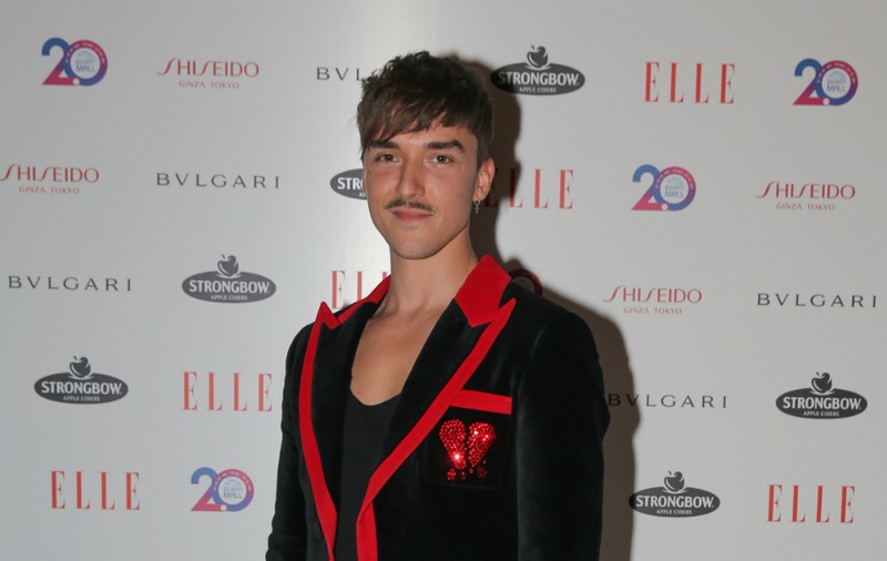 Emil Rengle, pe scena America's Got Talent: The Champions. A fost aplaudat de o sală întreagă, însă juriul a fost șocat de numărul românului