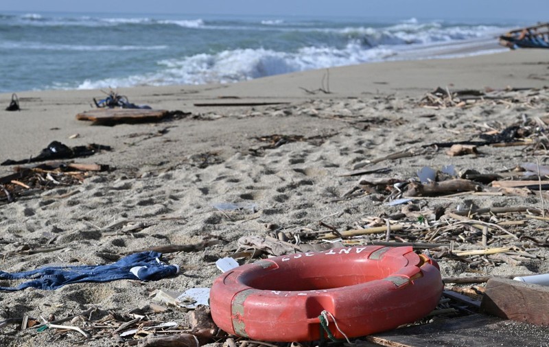 Doi migranți au murit și peste 20 sunt dați dispăruți, după un nou naufragiu în Mediterana