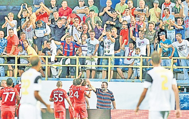 Circul Steaua | Și la Ploiești, Becali și echipa au fost primiți cu brațele deschise