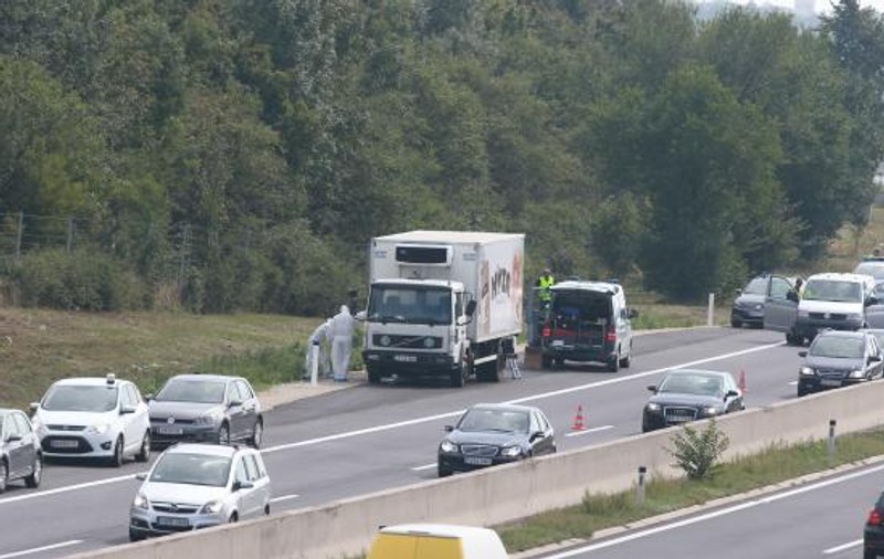 Cum a explicat un român faptul că și-a uitat fetița de 13 ani într-o parcare din Austria. Finalul a fost fericit