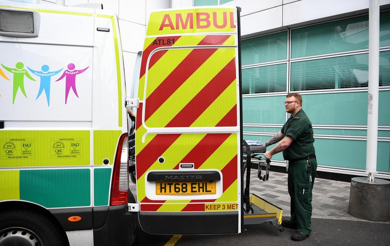 O femeie din Londra a murit de coronavirus, după ce paramedicii au considerat că nu este o prioritate