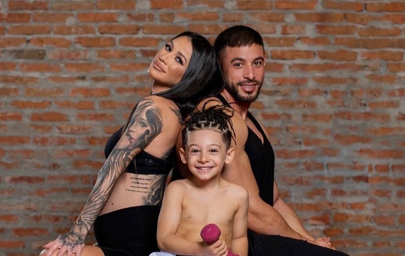 Roxana Vancea a născut. Vedeta a publicat prima imagine cu băiețelul ei
