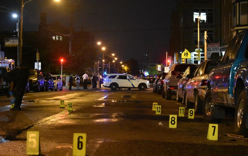 Atac armat în Philadelphia. Patru persoane au murit, iar doi copii au fost răniți