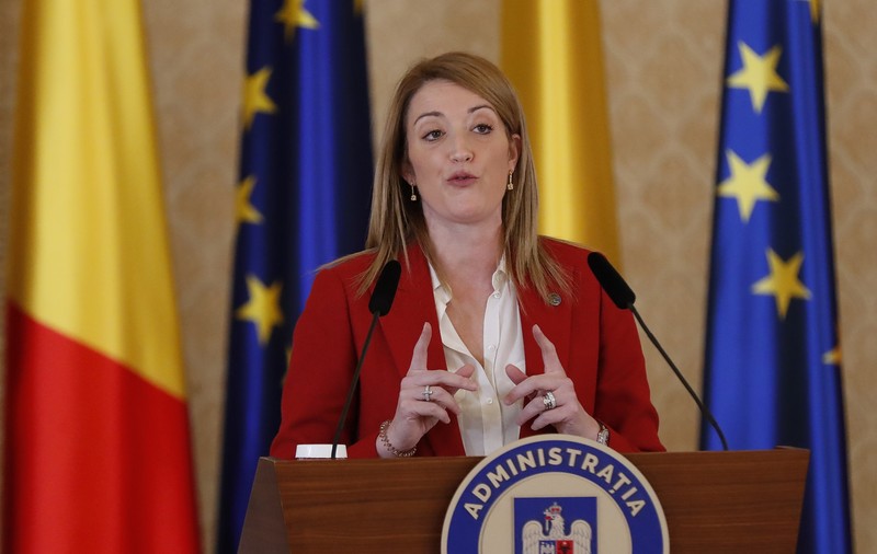 Roberta Metsola declară noi cadouri primite în efortul de transparență post-Qatargate: Cină somptuoasă și hotel de cinci stele din partea unei frății a vinului