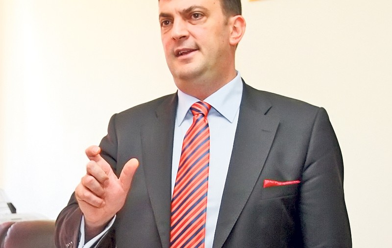 Primarul care nu este! Ați mai auzit ceva de Rareș Mănescu, edilul sectorului 6?