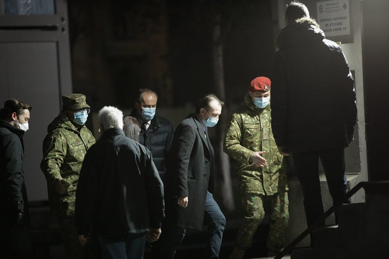 Florin Cîțu a sosit în această dimineață la Institutul Cantacuzino | Foto: Vlad Chirea / Libertatea