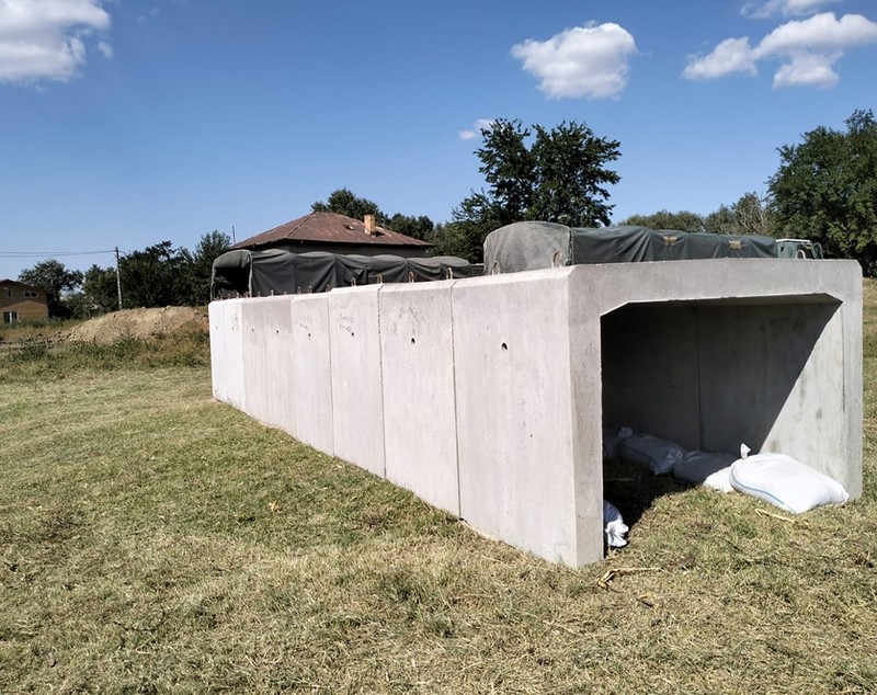FOTO: Cum arată adăposturile antiaeriene construite de armată la Plauru. Ciolacu: „Nu sunt foarte aspectoase, dar a fost o improvizație”