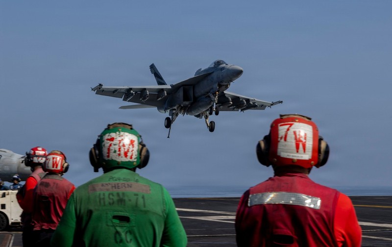 Război în Iran:  Numărul militarilor americani uciși crește / Un „val mare” de atacuri este iminent, avertizează Trump / Strâmtoarea Ormuz, închisă / IDF a distrus inima spionajului iranian