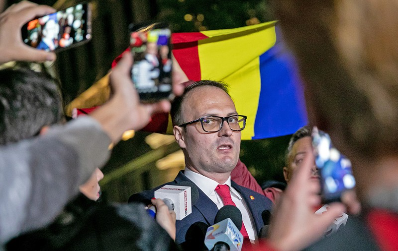 Cumpănașu, spectacol la televiziuni în ultima seară de campanie electorală: susține că a găsit-o pe Luiza Melencu în Italia. DIICOT neagă informațiile