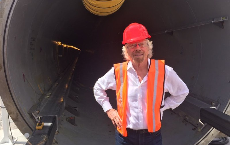 Miliardarul britanic Richard Branson investește în Hyperloop, proiectul de suflet al lui Elon Musk