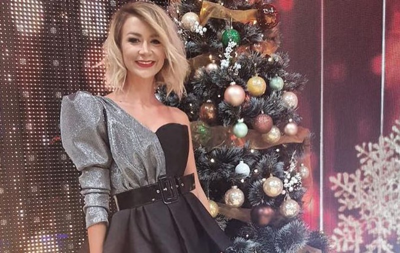 Cum arată mâna Denisei Tănase de la trupa Bambi. "Recunosc că m-a șocat până și pe mine"