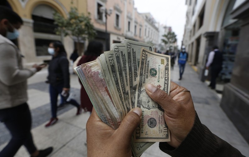 O aplicaţie financiară a distribuit din greşeală 90 de milioane de dolari utilizatorilor. „Vă rugăm să îi returnaţi”
