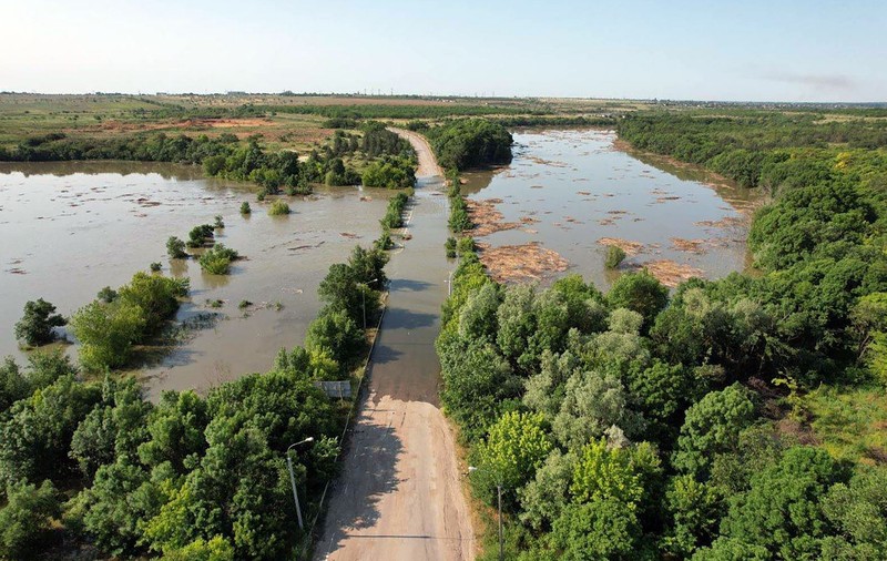 Imagini cu dezastrul din Herson provocat de distrugerea barajului hidrocentralei Nova Kahovka. VIDEO