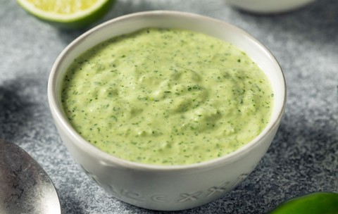 Rețetă de sos de usturoi verde - rapid și aromat