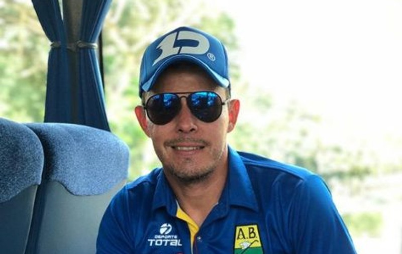 Drama din viața unui fotbalist columbian. Soția sa a murit de cancer, dar ce face băiețelul său pentru el este iubire pură | FOTO