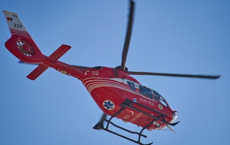 Un buldoexcavator a explodat din senin în Brașov: Un bărbat a murit, iar altul a fost rănit grav
