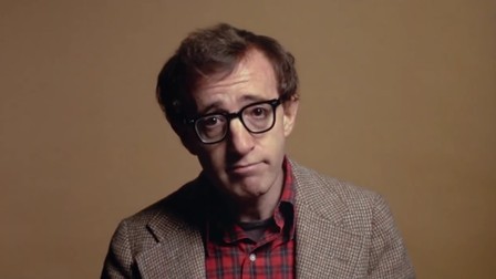 Alvy (Woody Allen) ne vorbește direct / Foto: United Artists