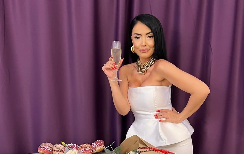 Andreea Mantea a apărut cu fața umflată la „Casa Iubirii”, emisiunea pe care o prezintă la Kanal D. „Am primit foarte multe mesaje. Tremur de durere”