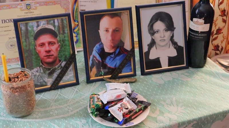 Frații lui Mikola, Ievhen și Dima, au fost îngropați creștinește după retragerea trupelor ruse