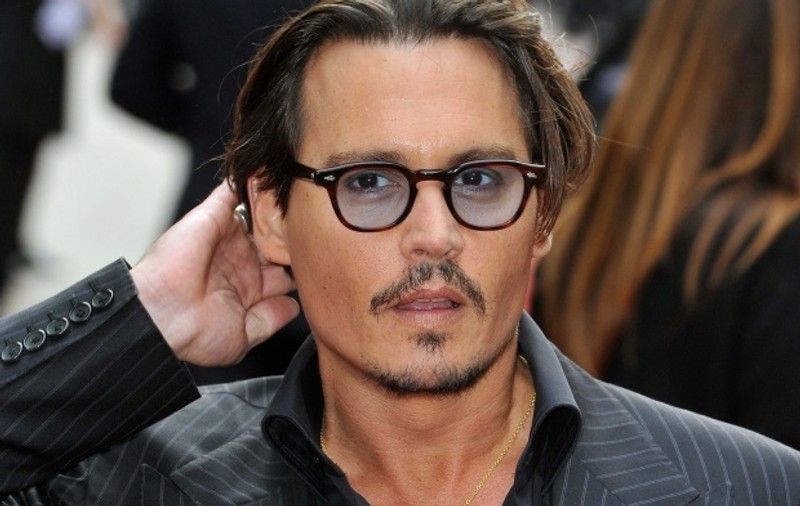 Johnny Depp nu se uită în oglindă