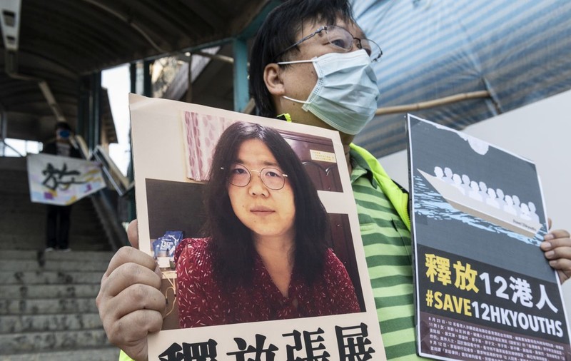 O activistă din China, încarcerată după ce a relatat despre criza COVID din Wuhan, este „aproape de moarte” în închisoare