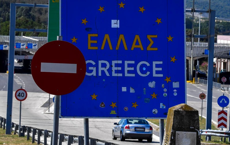 Autorităţile elene au deblocat formularul de intrare în Grecia pe cale rutieră, cu o întârziere de 9 ore. MAE: „A fost o problemă tehnică”