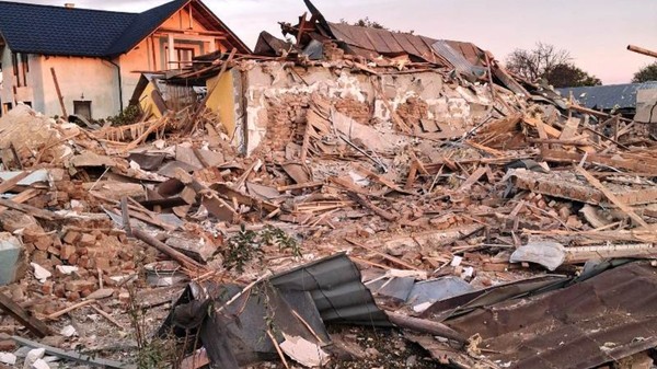 Case distruse în Vrancea după o explozie