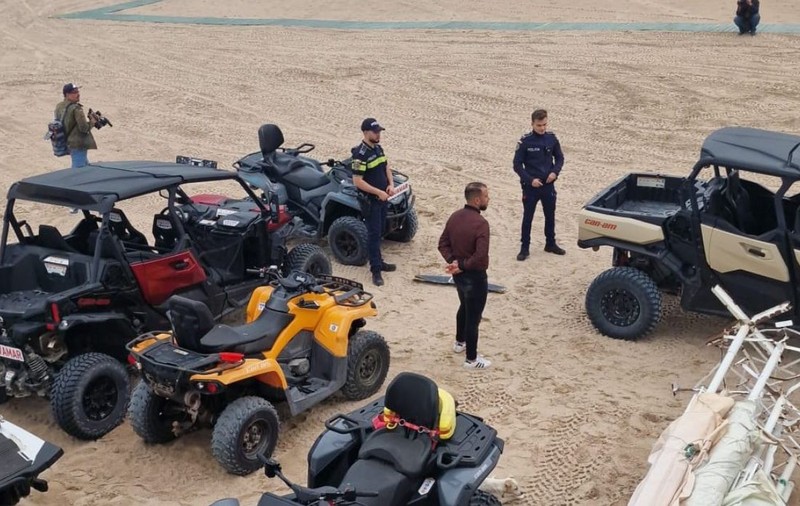 Bucăți metalice care par a proveni de la un obiect aerian neidentificat, găsite pe plajă în Eforie Nord. Garda de Coastă a asigurat perimetrul