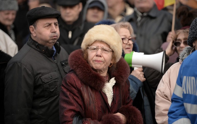 Vârsta de pensionare va crește treptat până la 65 de ani pentru toți românii