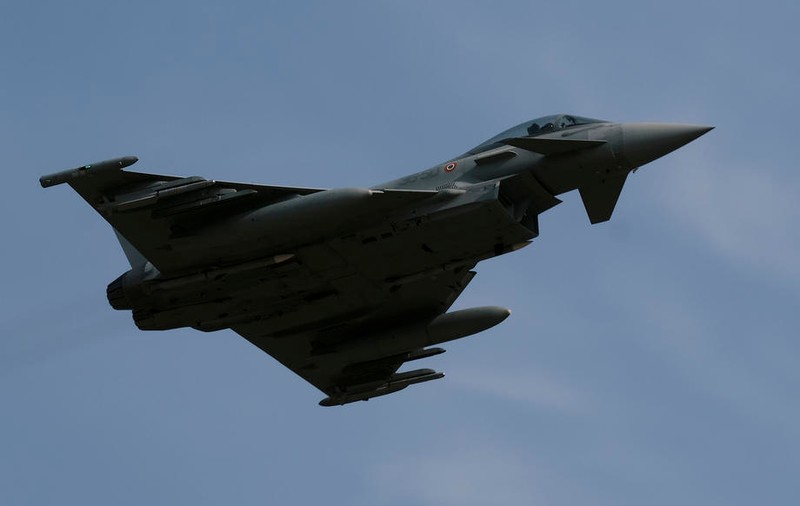 Patru avioane de luptă britanice au sosit în România, pentru misiuni de poliţie aeriană la Marea Neagră