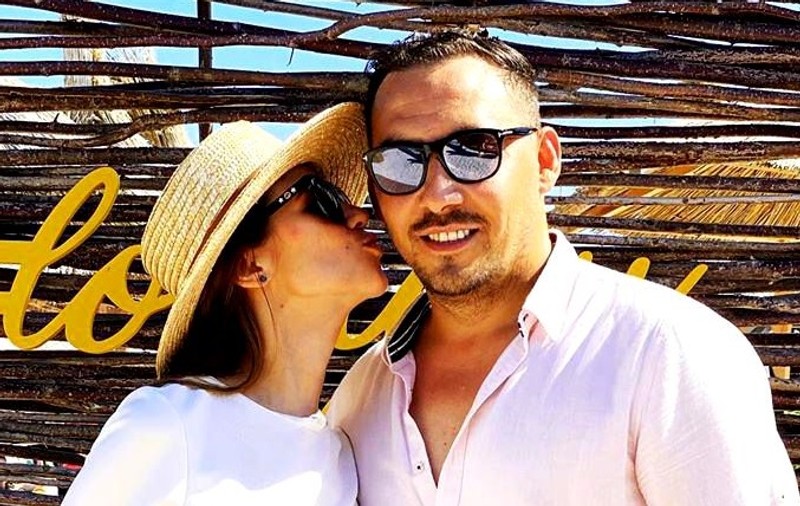 Ștefan Stan a ajuns la spital cu soția însărcinată. Simona mai are foarte puțin până va naște. Primele declarații făcute de artist