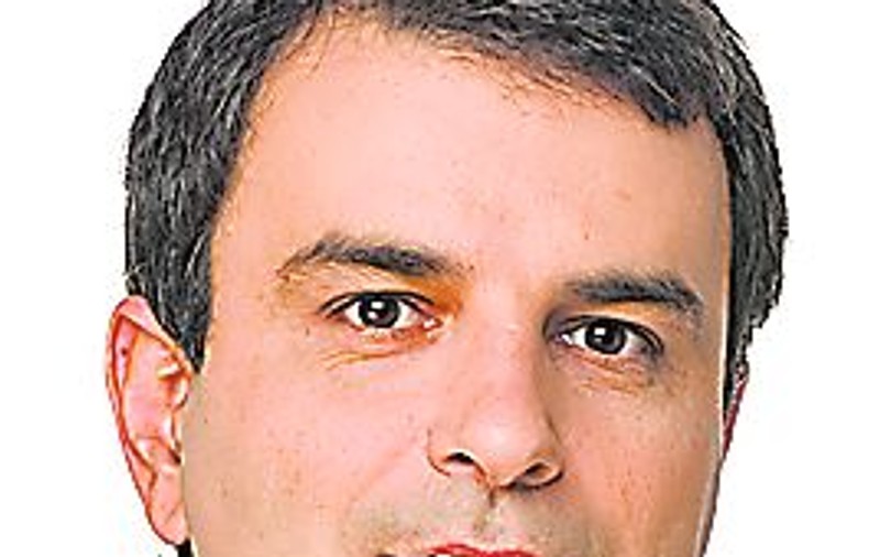 Lucian Mândruţă îl atacă pe Cornel Constantiniu