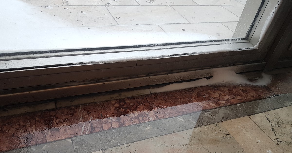 Intră zăpada în Palatul Parlamentului
