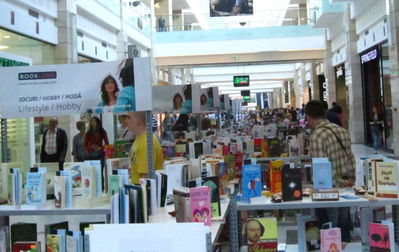 Râmnicu Vâlcea găzduieşte în această săptămână târgul de carte BookLand